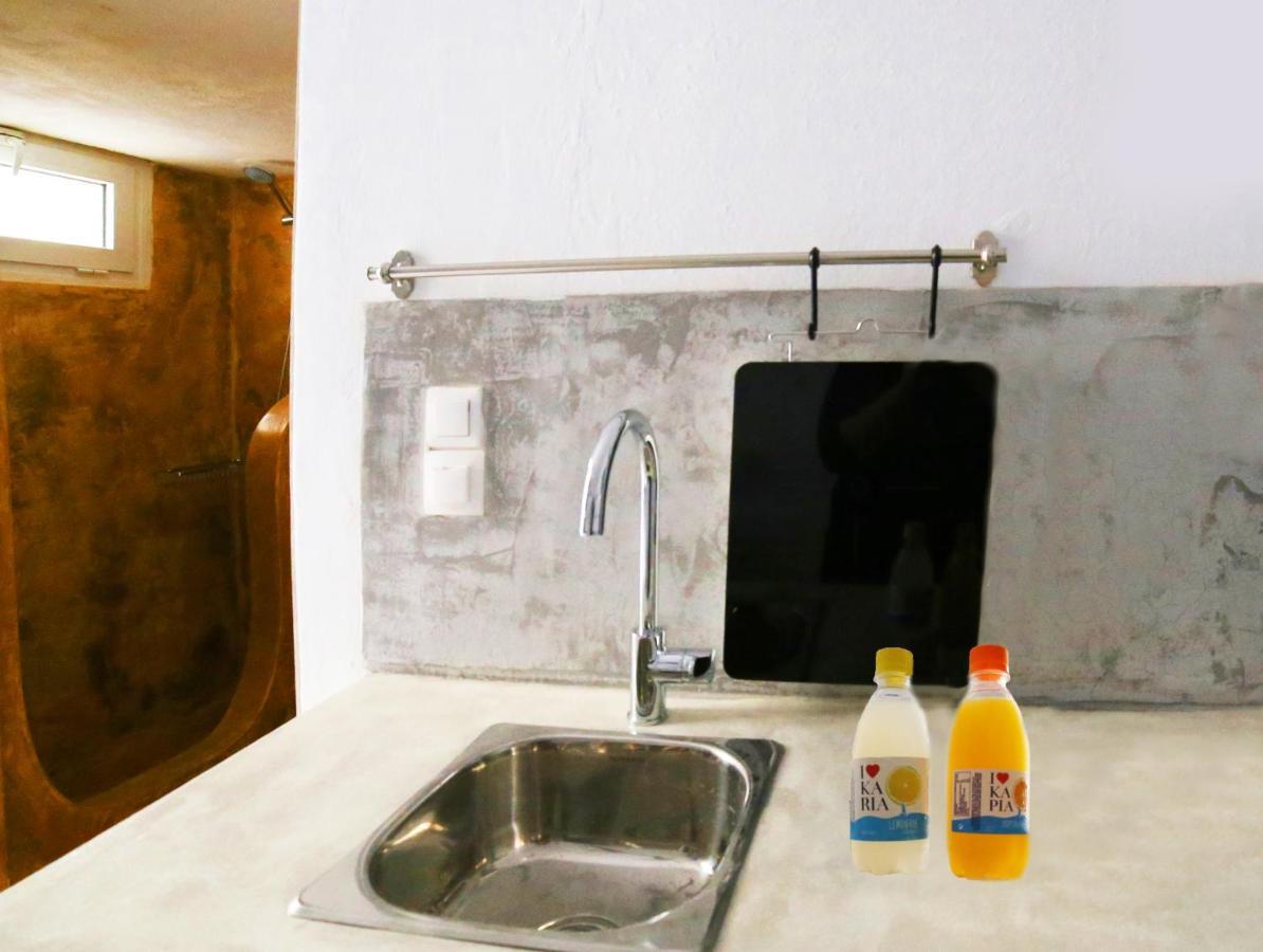 Stamatia'S Rooms Agios Kirykos  ภายนอก รูปภาพ